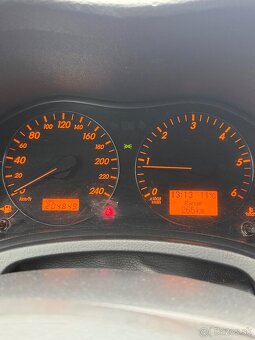 Toyota Avensis D4d - 12