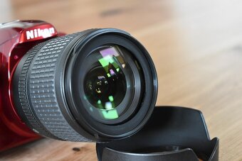 Nikon d3200 RED s VR objektivom nikkor 18 - 105 AF - 5 tis.s - 12