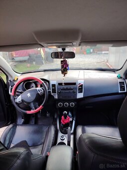 Peugeot 4007 - 12
