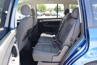 Volkswagen Touran 1.9 TDI Highline 7.miestny - 12
