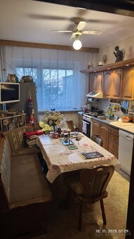 Spoločné bývanie v rodinnom dome. - 12