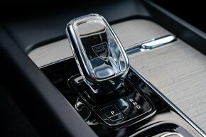 Volvo XC60  Hybrid - 12