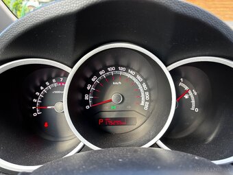 KIA Venga 1.6 CVVT Automat – pano strecha, výborný stav - 12