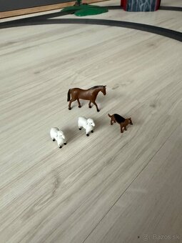 Predám vlakovú súpravu Märklin s prislusenstvom - 12