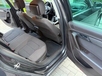VOLKSWAGEN PASSAT B7 COMBI - 12