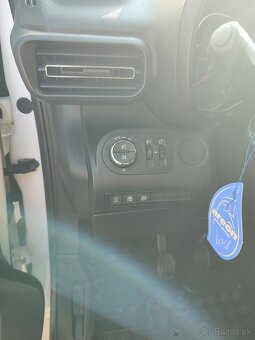 Opel Combo Life XL 1.2 7 miest biele - 12