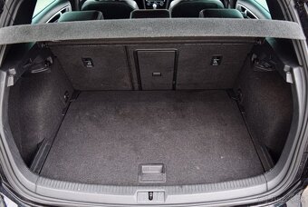 Volkswagen Golf R 2.0 TSI 221 kW 4Motion - 12