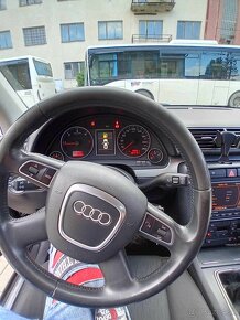 Audi A4 B7 2,5  6 v. Top . Stav - 12