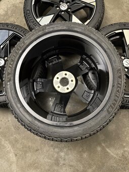 Nepoužitá zimná sada 5x108 R20 , 245/40/20 Volvo EX30 - 12