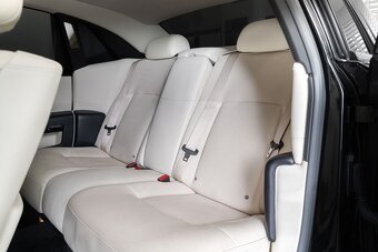 rolls Royce Ghost pronájem vozidla s řidičem - 12