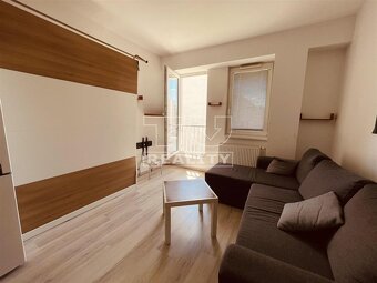 RezervovanéSmart bývanie:kompaktná garsónka v top... - 12