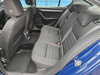 Škoda Octavia 1.6 TDI Style modrá - 12