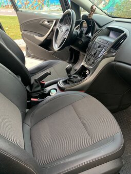 Opel Astra J Cosmo. 1.4 - 12