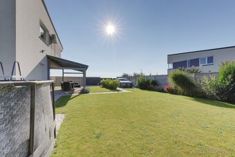 PREDAJ moderný 4 izbový dom v tichej lokalite Dunajská lužná - 12