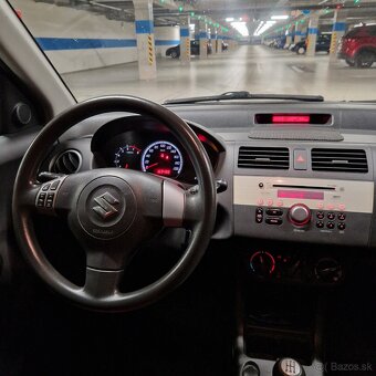Suzuki Swift 1.3i - 12