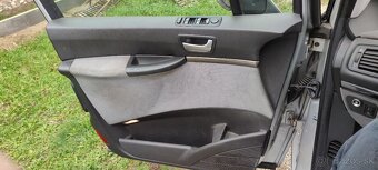 Predám citroen c8 2.0hdi 100kw 2009 - 12