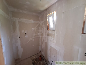 Rozostavaná chatka v rekreačnej oblasti Moravany nad Váhom - 12