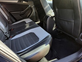 Volkswagen Jetta 2.0 TDI Highline 103kW - 12