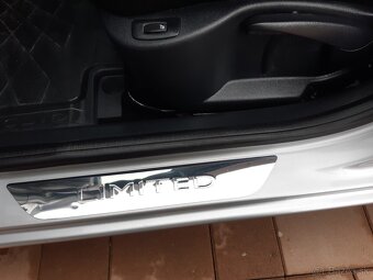 Renault Clio Energy TCe 90 E6c Limited - 12