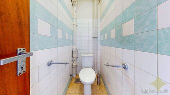 Na predaj 6 izbový rodinný dom v radovej zástavbe v Lučenci - 12