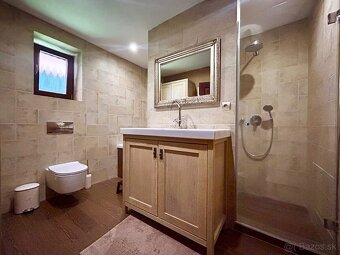 Na predaj impozantná štýlová 5-izbová rodinná vila - 12