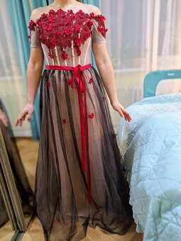 Nove plesove saty S-M vhodne aj na maskarny bal - 12