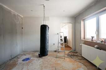 Exkluzívne na predaj rodinný dom s pozemkom o rozlohe 750m2  - 12