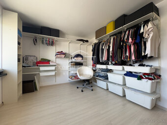 REZERVOVANÉ - Originálny rodinný dom na Leteckom poli,  Komá - 12