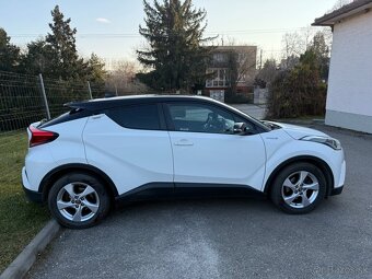 Predam Toyotu CHR 1,8Hybrid - 12