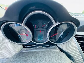 Chevrolet Cruze 2.0 VCDi 120 kW – slovenské vozidlo - 12