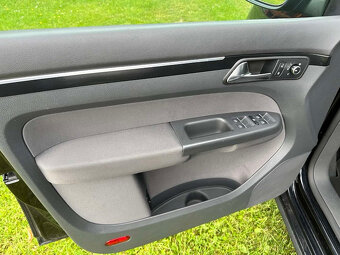 Predám VW Touran 1.4 TSI, r.v. 2011 - 12