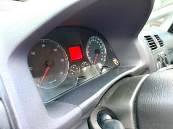 VW TOURANPredám 7. miestny Volkswagen Touran, 2.0.tdi, 103 k - 12