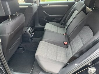 Volkswagen Passat Variant 1.5 TSI Business DSG r.v. 2022 - 12