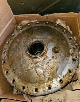 Špice kolo dráty pneu i-40 3.75-19 střed kola Ural Dněpr M72 - 12