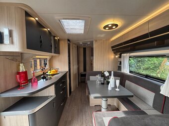 Hobby 545 KMF De Luxe Edition Solar 1100W, Mover, Klima, TV - 12