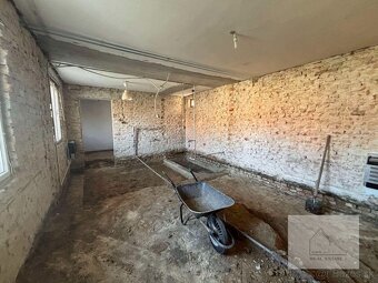 Predaj rodinného domu pri Vrábľoch (obec Lúčnica nad Žitavou - 12