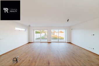 TRNAVA REALITY -DOM V ŠTANDARDE s prístreškom a terasou, obe - 12