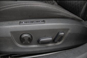 Škoda Superb Combi 2.0 TDI DSG - 12