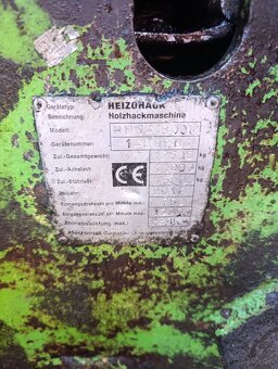 Predám traktor Lamborghoni R8 + štiepkovač heizohack - 12