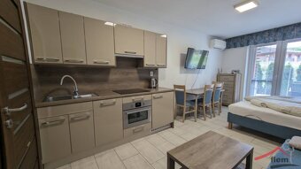 Pekný apartmán na predaj v Podhájskej, kompletne zariadený - 12
