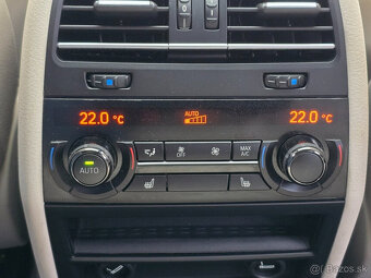 BMW 750i xDrive - 12