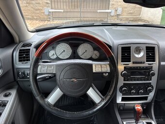CHRYSLER 300C - 12