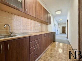 Na predaj kancelárske priestory v centre (70m2), TN - Stará - 12