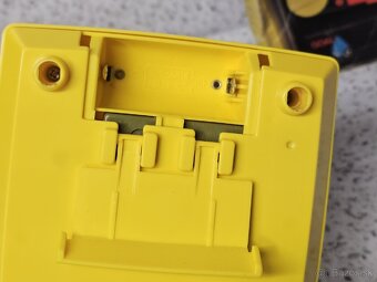 TRICKY TRAPS - TOMY - HANDHELD ELECTRO-MECHANICAL GAME - 12