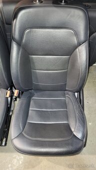 Mercedes GLE sedacky - 12