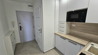 2 izbový zariadený byt - PARTIZÁNSKA ul., blízko AUPARKU - 12