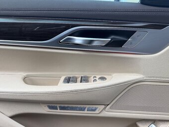 BMW Rad 7 730d xDrive A/T, odpočet DPH - 12