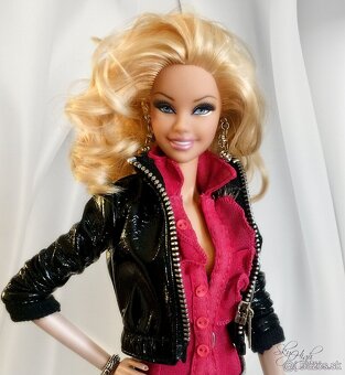 Zberatelská Barbie Basics - 12