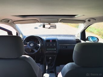 Volkswagen Touran - 12