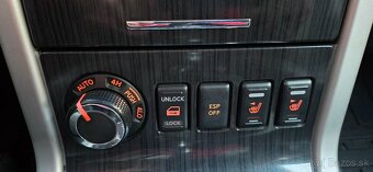 Nissan Pathfinder 3.0 V6 4x4 Automat Vzduch Podvozok 7-miest - 12